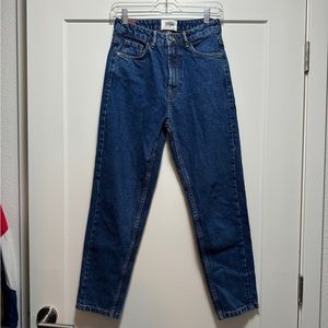 Zara: boyfriend jeans